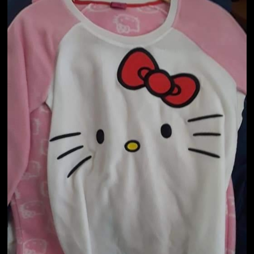 SOLD Hello Kitty PJs - Picture 3 of 4